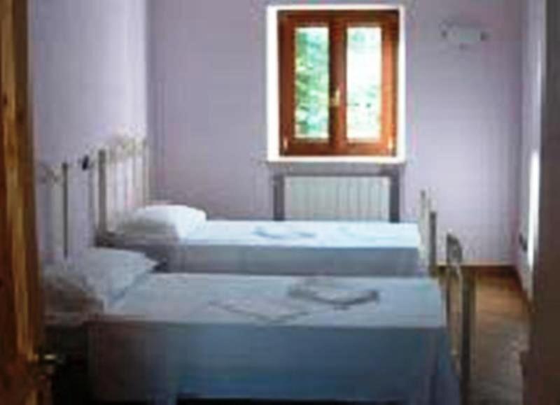 Locanda Dl'Angel Villar San Costanzo Δωμάτιο φωτογραφία