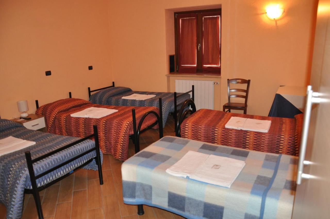 Locanda Dl'Angel Villar San Costanzo Δωμάτιο φωτογραφία