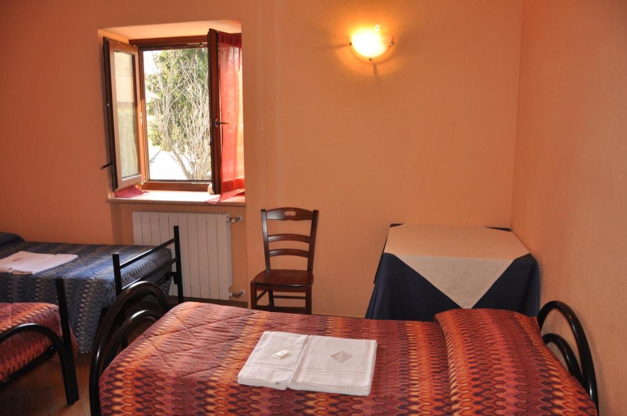 Locanda Dl'Angel Villar San Costanzo Δωμάτιο φωτογραφία